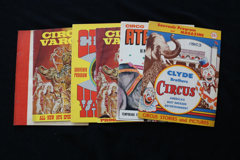 1930'S-1970'S CIRCUS PROGRAMS AND MAGAZINES - LOT OF 60 - O 3667