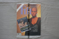 1992 JULY-AUGUST FILM COMMENT MAGAZINE - SIGOURNEY WEAVER COVER - E 24072