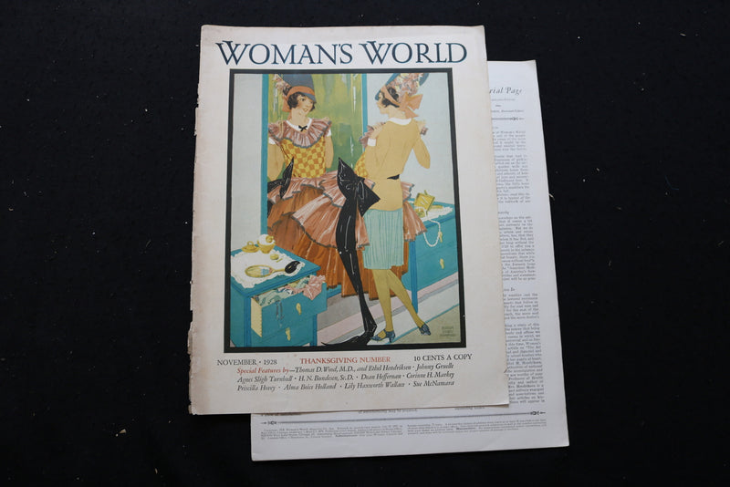 1928 NOVEMBER WOMAN'S WORLD MAGAZINE - WOMAN LOOKING IN MIRROR COVER - E 10366