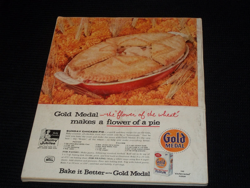 1957 APRIL WOMAN'S DAY MAGAZINE VERY NICE COVER & INSIDE PAGES - E 3803