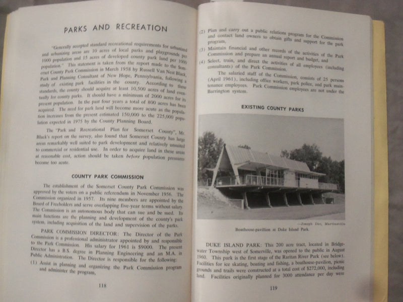 1961 SOMERSET COUNTY NEW JERSEY SOFTCOVER BOOK AND MAP - K 289