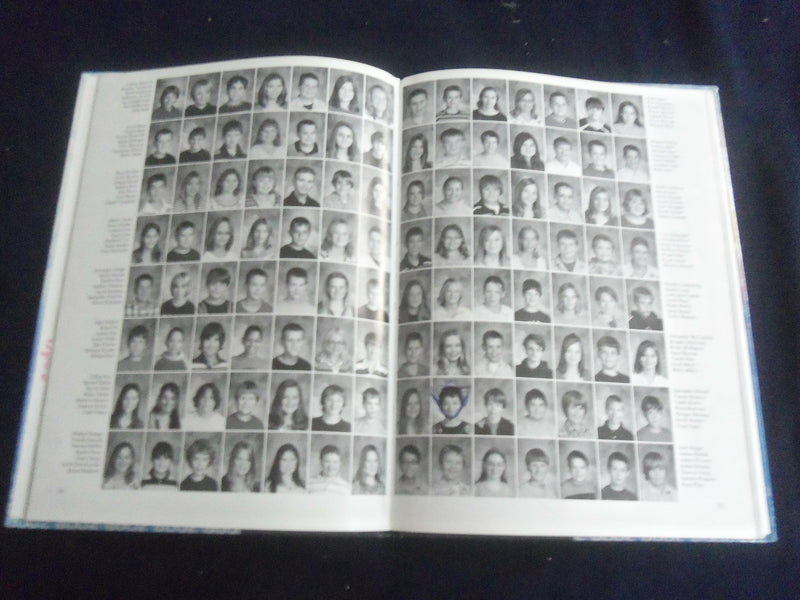 2008 SILVERBROOK MIDDLE SCHOOL YEARBOOK - WEST BEND, WISCONSIN - YB 2826