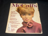 1966 JANUARY MCCALL'S MAGAZINE - ANNE DEZAGHEB FRONT COVER - E 1156