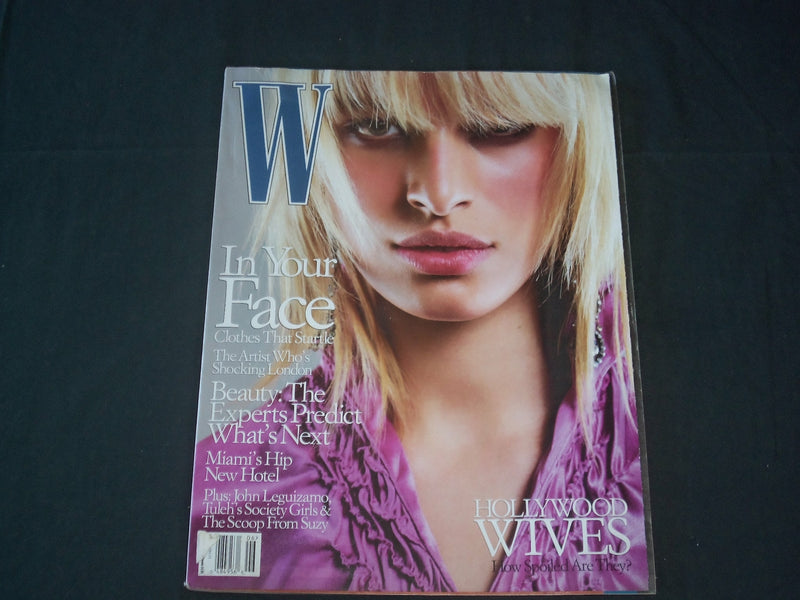 2001 JUNE W MAGAZINE - AMBER VALLETTA COVER- RC 1424