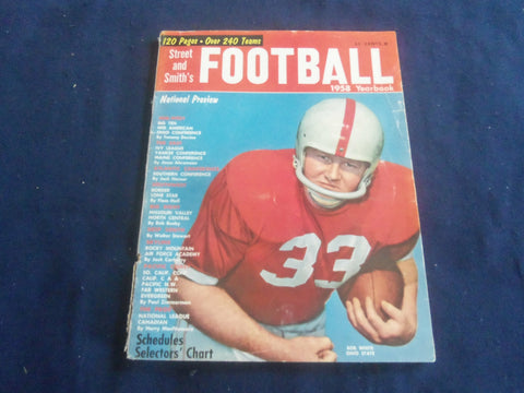 1958 STREET AND SMITH'S FOOTBALL MAGAZINE - BOB WHITE OF OHIO STATE - ST 659Y