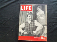 1942 NOVEMBER 16 LIFE MAGAZINE - VESTS IN FASHION - L 313