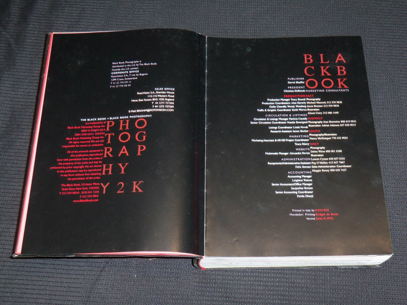 2000 BLACK BOOK Y2K SOFTCOVER BOOK - GREAT PHOTOS - R 715C