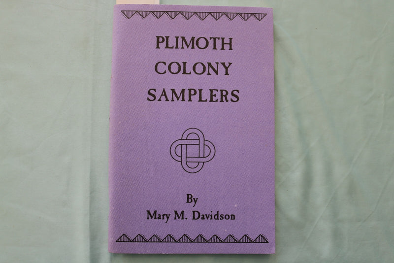 1975 PLIMOTH COLONY SAMPLERS BY MARY M. DAVIDSON - SOFTCOVER BOOK - K 3433