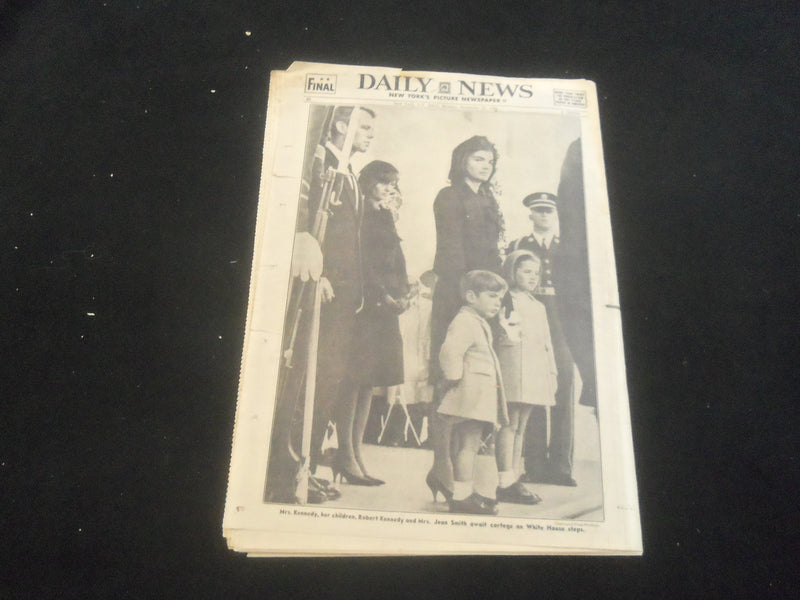 1963 NOVEMBER 25 NEW YORK DAILY NEWS NEWSPAPER -OSWALD: THE FATAL SHOT - NP 5784