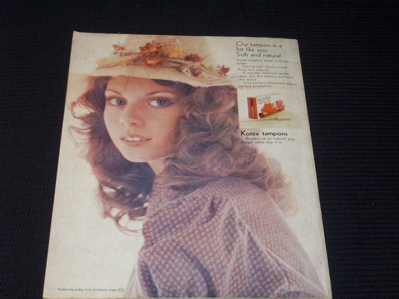 1972 FEBRUARY MOVIE MIRROR MAGAZINE - ELVIS FRONT COVER - E 3863
