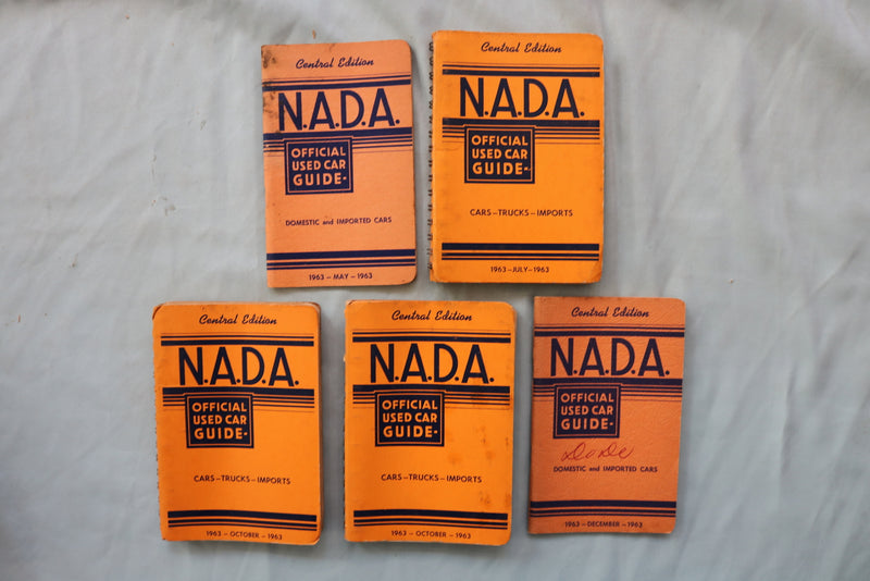 1958-1973 N.A.D.A. OFFICIAL USED CAR GUIDE - CENTRAL EDITION - LOT OF 54- O 3725