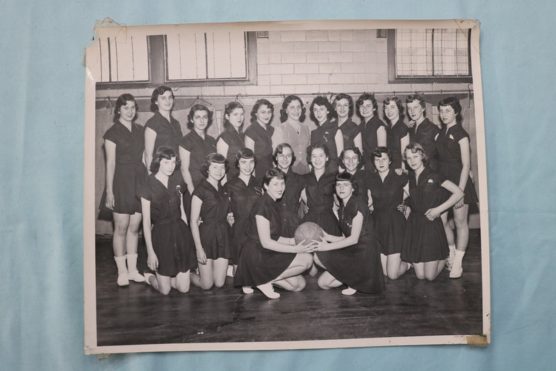 1955 OAK LILY AND IVY MILFORD HIGH SCHOOL YEARBOOK - MILFOR, MA. - YB 3571