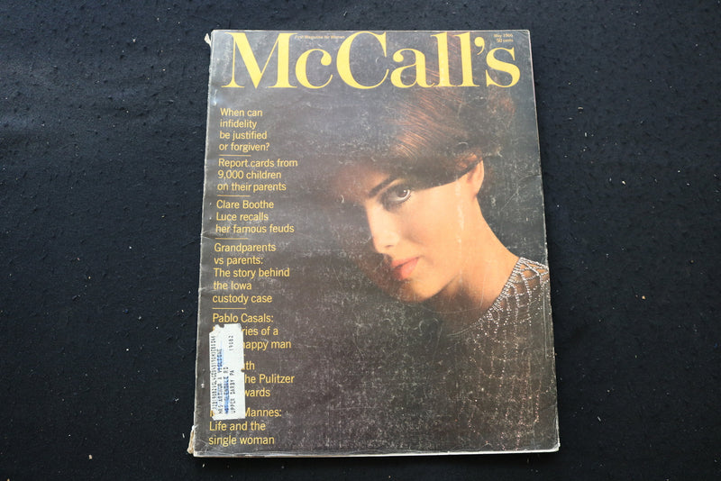 1966 MAY MCCALL'S MAGAZINE - PAMELA TIFFIN COVER - E 9771