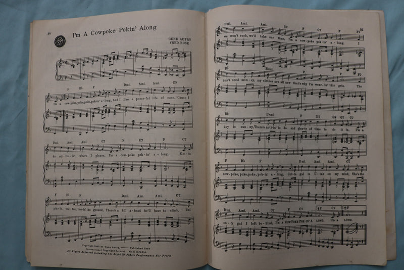 1946 GENE AUTRY'S HIT KIT SOFTCOVER BOOK - K 3382