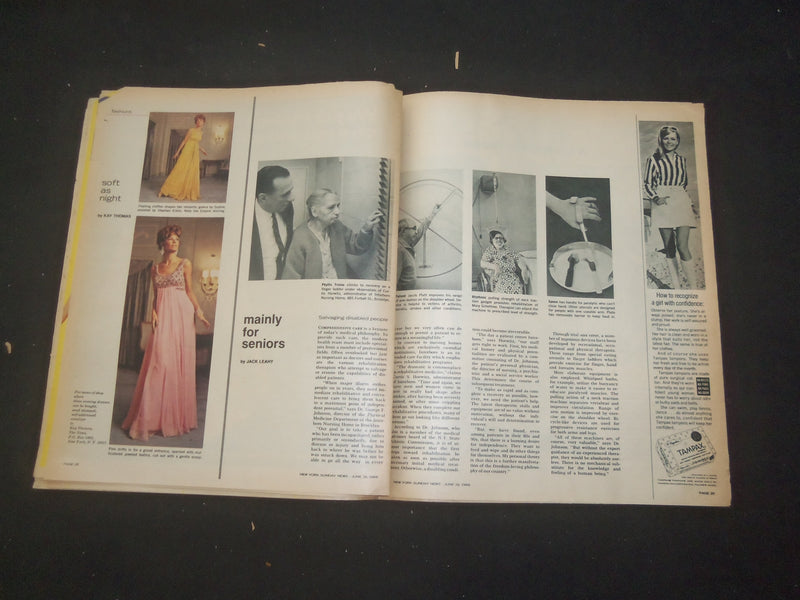 1968 JUNE 16 SUNDAY NEW YORK NEWS COLOROTO MAGAZINE - ROBERT KENNEDY - SP 1520V