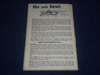 1951 YALE OFFICIAL GRIDIRON GUIDE - FOOTBALL PHOTOS - SCHEDULES - II 9534
