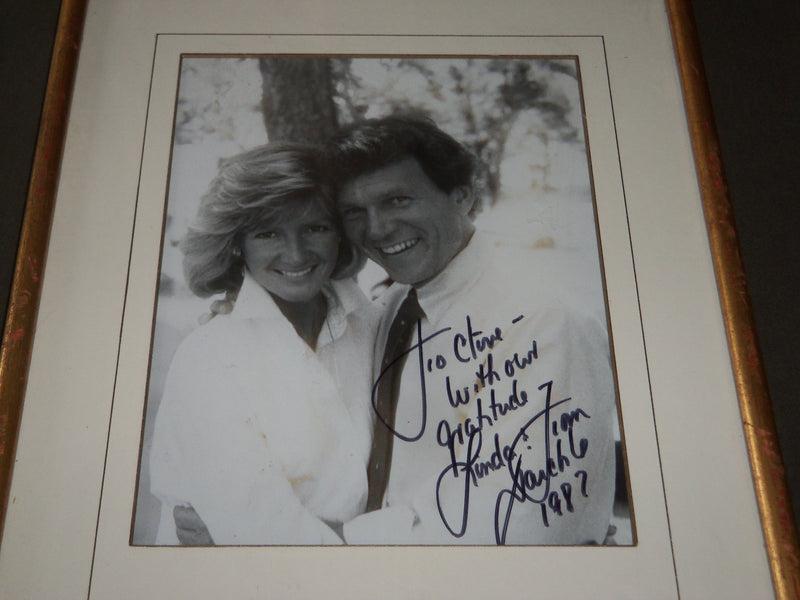 1987 LINDA & TOM DASCHLE SIGNED PHOTO & INVITATION FRAMED 12 X 21 3/4