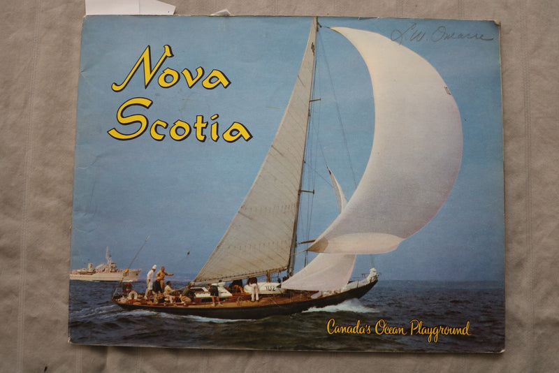 1960'S NOVA SCOTIA - CANADA'S OCEAN PLAYGROUND PICTURE BOOK - SOFTCOVER - K 3461