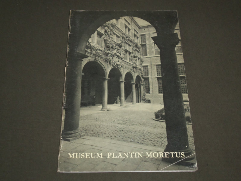 1965 THE PLANTIN MORETUS MUSEUM BY DR. L. VOET SOFTCOVER BOOK - J 2696