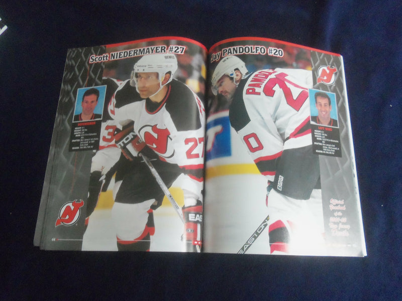 2001-2002 NEW JERSEY DEVILS YEARBOOK - ST 7138