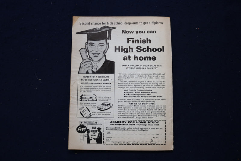 1969 COUNTRY SONG ROUNDUP ANNUAL MAGAZINE - JOHNNY CASH COVER - E 18143