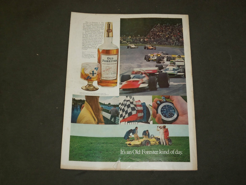 1971 MAY TOWN & COUNTRY MAGAZINE - MRS. JOHN C. MOORE III - B 5040