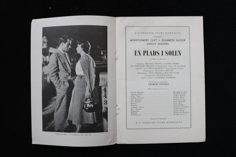 1951 A PLACE IN THE SUN - DANISH MAGAZINE - ELIZABETH TAYLOR COVER - E 26426