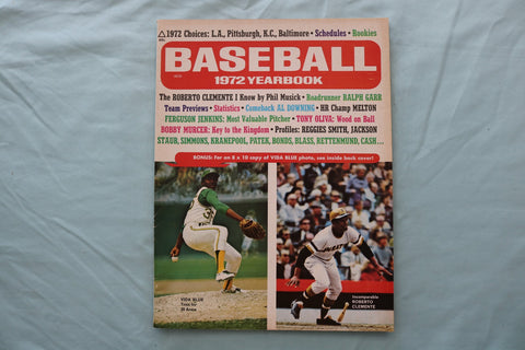 1972 BASEBALL YEARBOOK MAGAZINE - VIDA BLUE-ROBERTO CLEMENTE COVER - E 26730