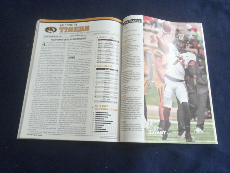 2019 LINDY'S SPORTS MAGAZINE - SOUTHEASTERN COLLEGE FOOTBALL PREVIEW - SP 1220G