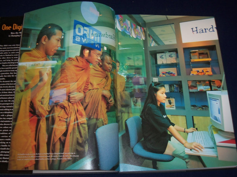 1998 ONE DIGITAL DAY BOOK BY RICK SMOLAN - GREAT PLATES - 223 PAGES - KD 2735