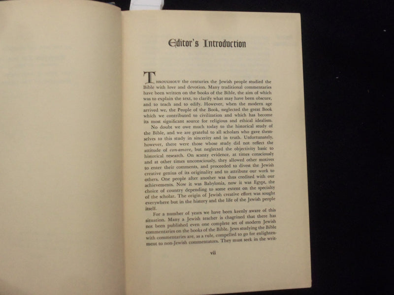 1950 THE FIVE SCROLLS - A COMMENTARY HARDCOVER BOOK BY ISRAEL BETTAN - KD 8932
