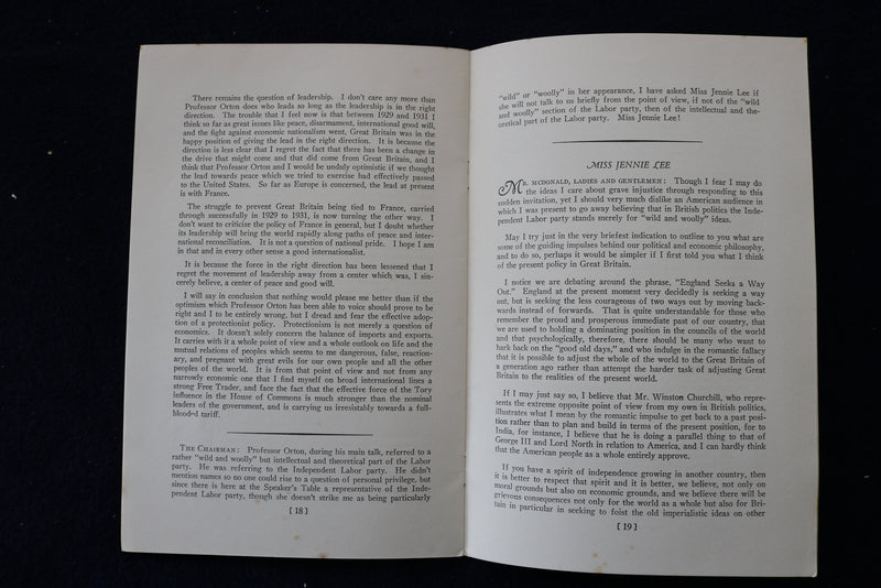 1932 JANUARY 9 ENGLAND SEEKS A WAY OUT SOFTCOVER BOOKLET - K 1577
