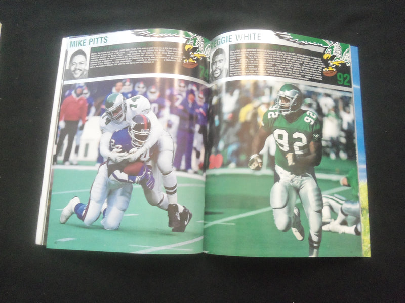 1990 PHILADELPHIA EAGLES YEARBOOK - ST 457I