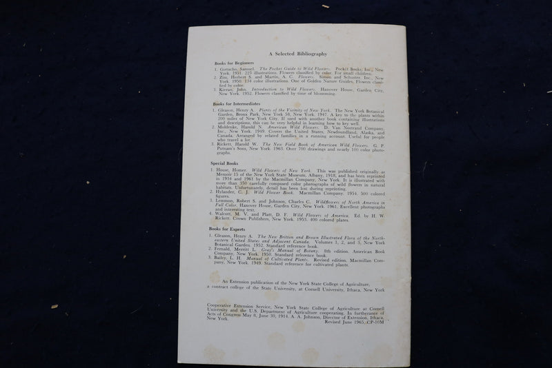 1965 COMMON WILD FLOWERS OF NEW YORK STATE SOFTCOVER BOOK - K 996