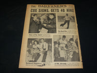 1952 FEBRUARY 8 NEW YORK DAILY NEWS - DRY-EYED QUEEN GOES TO WORK - NP 5403