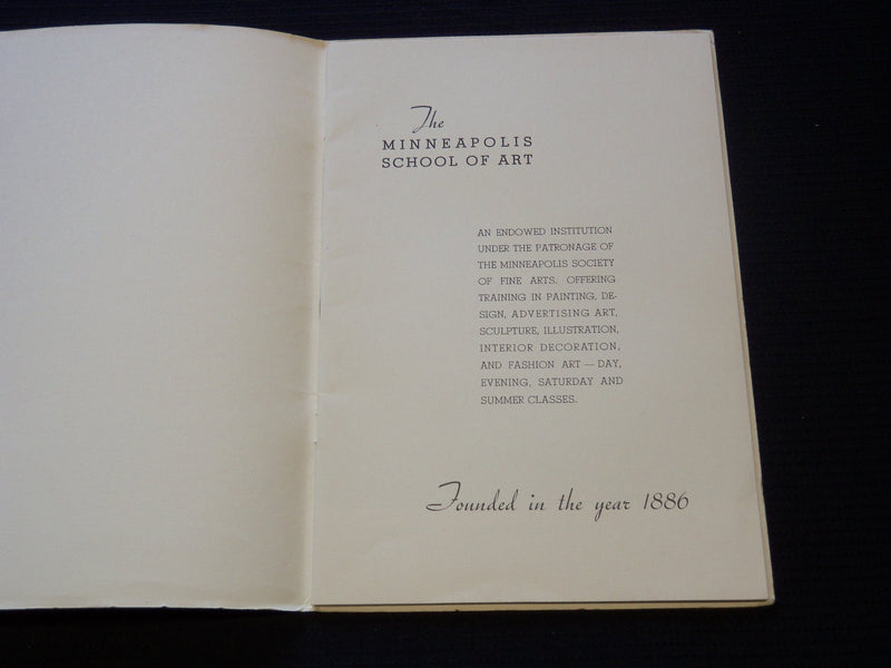 1934-1935 MINNEAPOLIS SCHOOL OF ART - ART TRAINING SOFTCOVER BOOK - J 8040