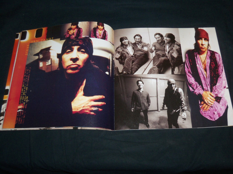 1999 BRUCE SPRINGSTEEN & THE E STREET BAND TOUR PROGRAM - NICE PHOTOS - SP 1212F