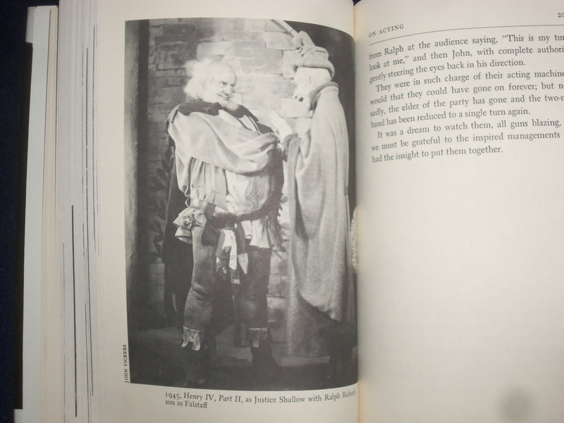 1986 LAURENCE OLIVIER ON ACTING HARDCOVER BOOK - KD 9170
