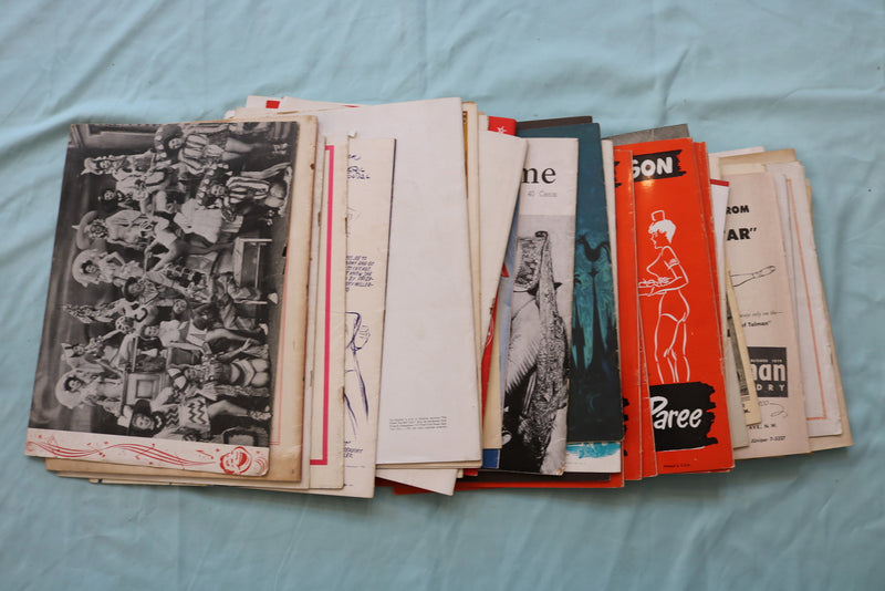 1940'S-1960'S MUSIC THEATRE PROGRAMS AND SOUVENIR BOOKS - LOT OF 51 - O 3720