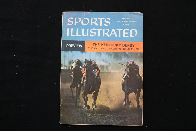 1957 MAY 6 SPORTS ILLUSTRATED MAGAZINE - KENTUCKY DERBY PREVIEW COVER - E 10473