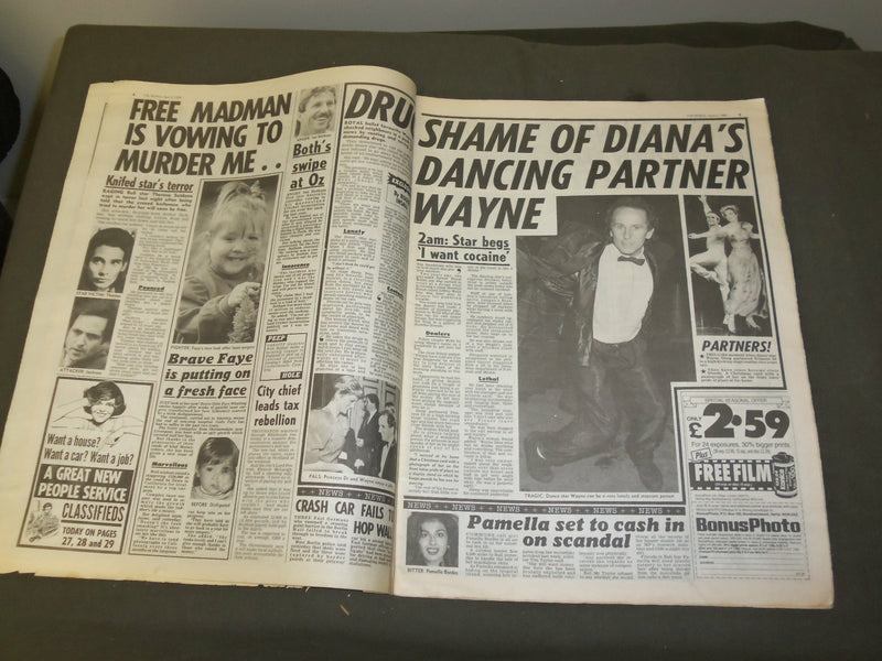 1989 APRIL 2 THE PEOPLE NEWSPAPER - BET LYNCH'S HUBBY IS GAY - NP 3374