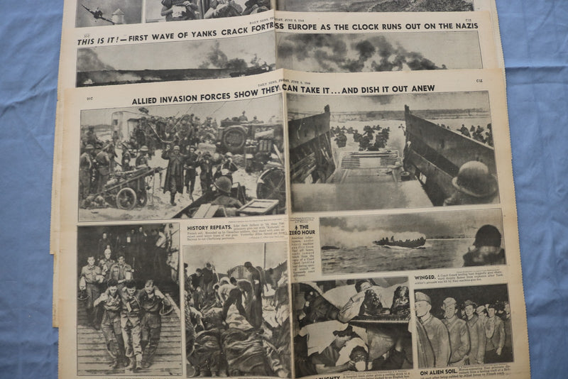 1944 NEW YORK DAILY NEWS CENTERFOLDS - LOT OF 138 - O 3828