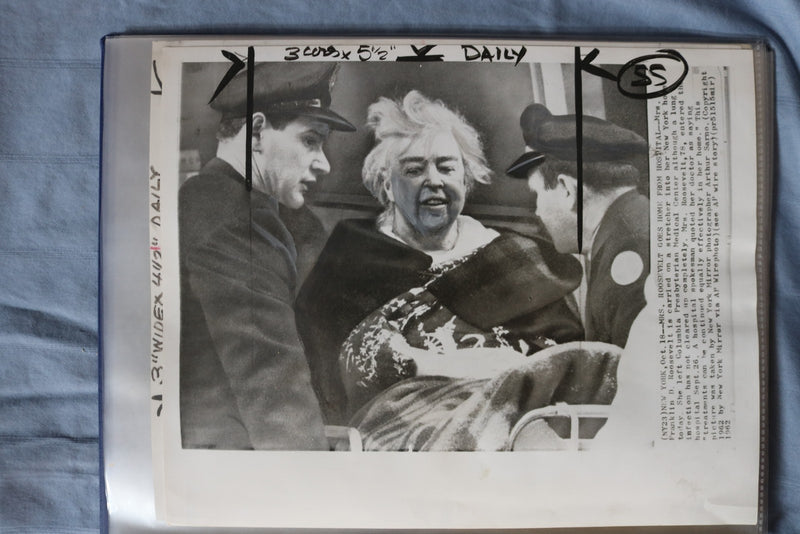 ELEANOR ROOSEVELT ORIGINAL PHOTOS ALBUM - 13 PHOTOS - #2