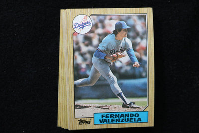 FERNANDO VALENZUELA 1987 TOPPS BASEBALL CARDS-CARD #410 - NM-MT -LOT OF 22- #209