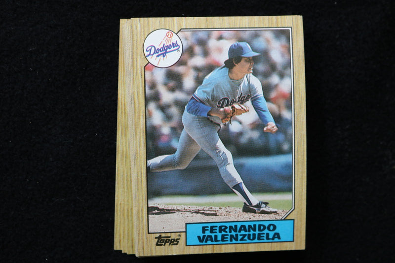 FERNANDO VALENZUELA 1987 TOPPS BASEBALL CARDS-CARD #410 - NM-MT -LOT OF 22- #209