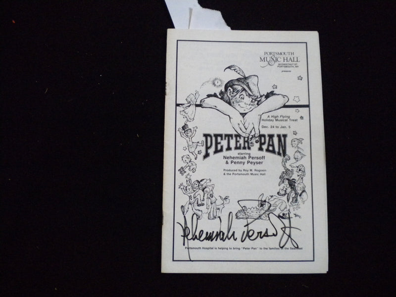 1985 PETER PAN THEATRE PROGRAM - NEHEMIAH PERSOFF + 13 OTHER SIGNATURES - J 8286