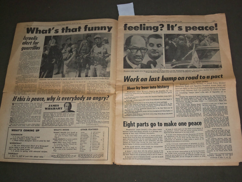 1979 MARCH 26 NEW YORK DAILY NEWS - ISRAEL & EGYPT SIGN PEACE TREATY - NP 3047
