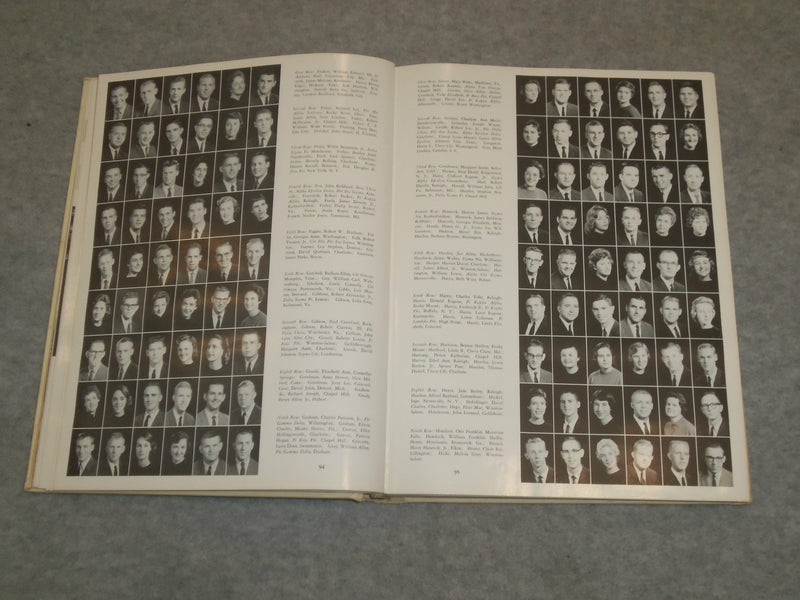 1960 UNIVERSITY OF NORTH CAROLINA YEARBOOK - CHAPEL HILL, NORTH CAROLINA-YB 2071