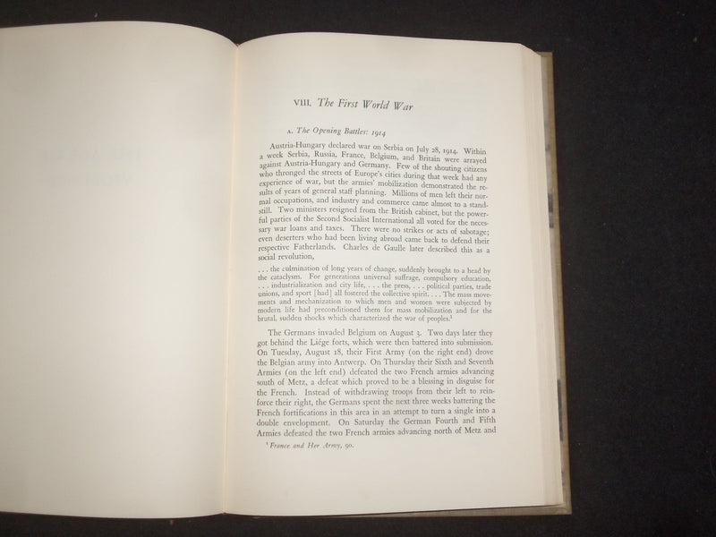1959 WAR IN THE MODERN WORLD HARDCOVER BOOK BY THEODORE ROPP - KD 9284
