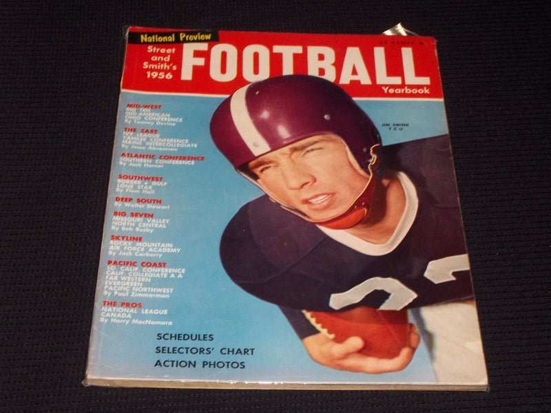 1956 STREET & SMITH'S FOOTBALL YEARBOOK MAGAZINE - JIM SWINK COVER - E 3137